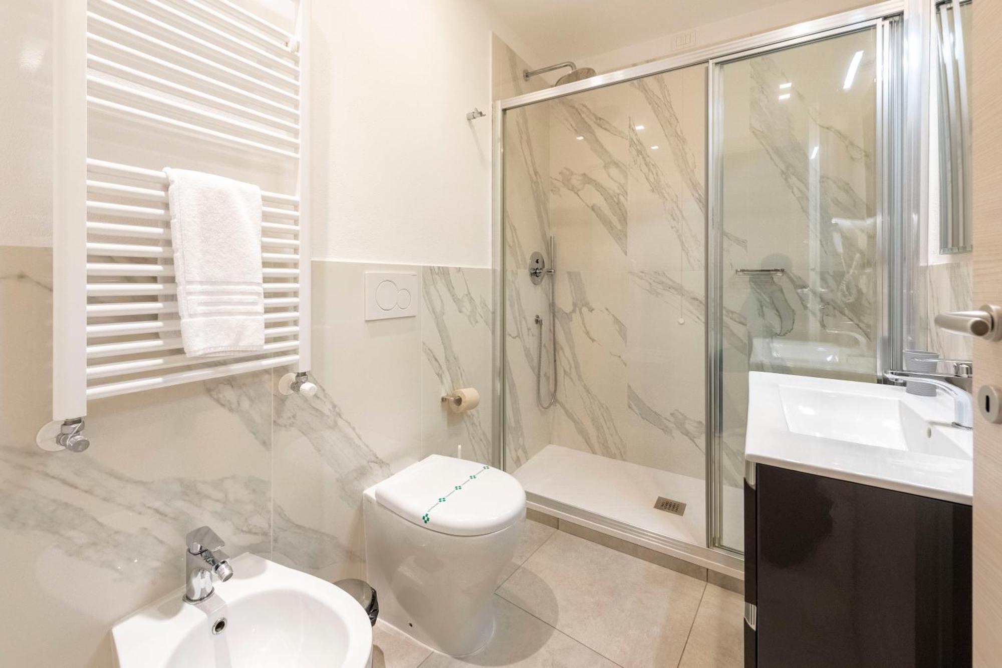 Alla Casa Rosa Al Mare- Centrale A Di Fronte Al Mare- Emozionante- Garage Privato Gratuito A 800 Mt- Aria Condizionata-Wifi Rapallo Kültér fotó